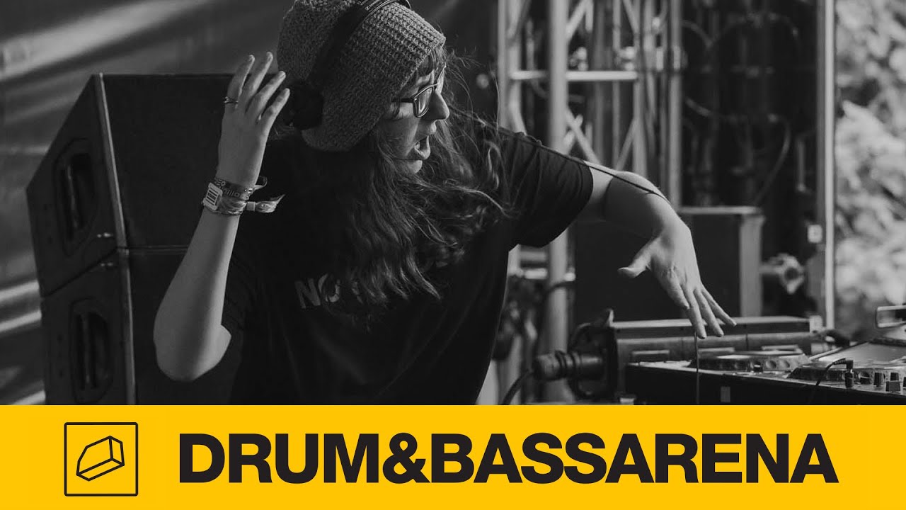 Paige Julia - Tōuarangi