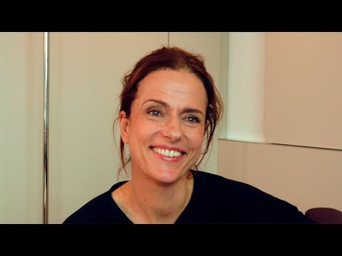 "Ku'damm 59" star Claudia Michelsen in an interview with Mike Powelz ("Golden Camera")