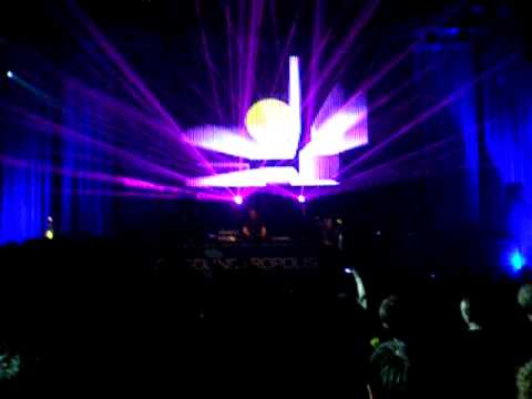 Markus Schulz plays Calvin Harris - I'm Not Alone (ID Remix) at Soundtropolis