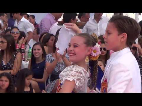 Isabella Yzaga y Fabrizzio Di Tolla. Campeones Mundiales Infante en Presentación de la Reina