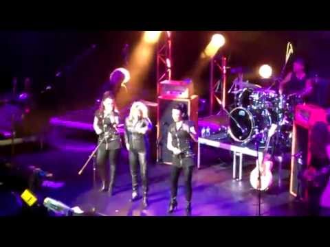 Suzi Quatro Melbourne feb 6th 2015 012 Girl From Detroit City (dance) and rock hard!