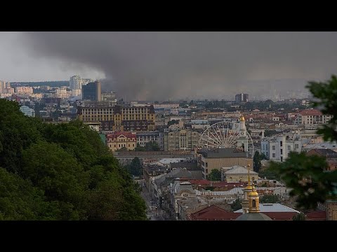 Russland greift Kyjiw und Odessa an - Entbindungsklinik getroffen