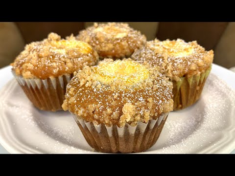 HOW TO MAKE PUMPKIN CREAM CHEESE MUFFINS!