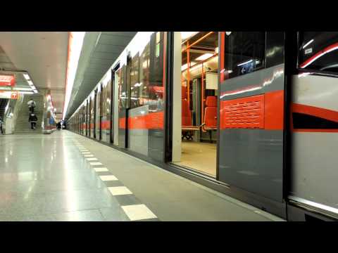 Příjezd poslední soupravy na Ládví ve směru Letňany (S cestujícími)