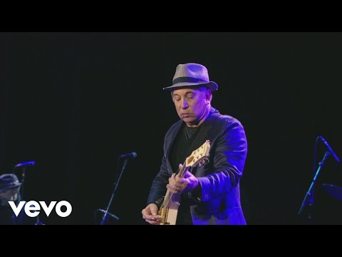 Paul Simon - Late in the Evening (from The Concert in Hyde Park) Video