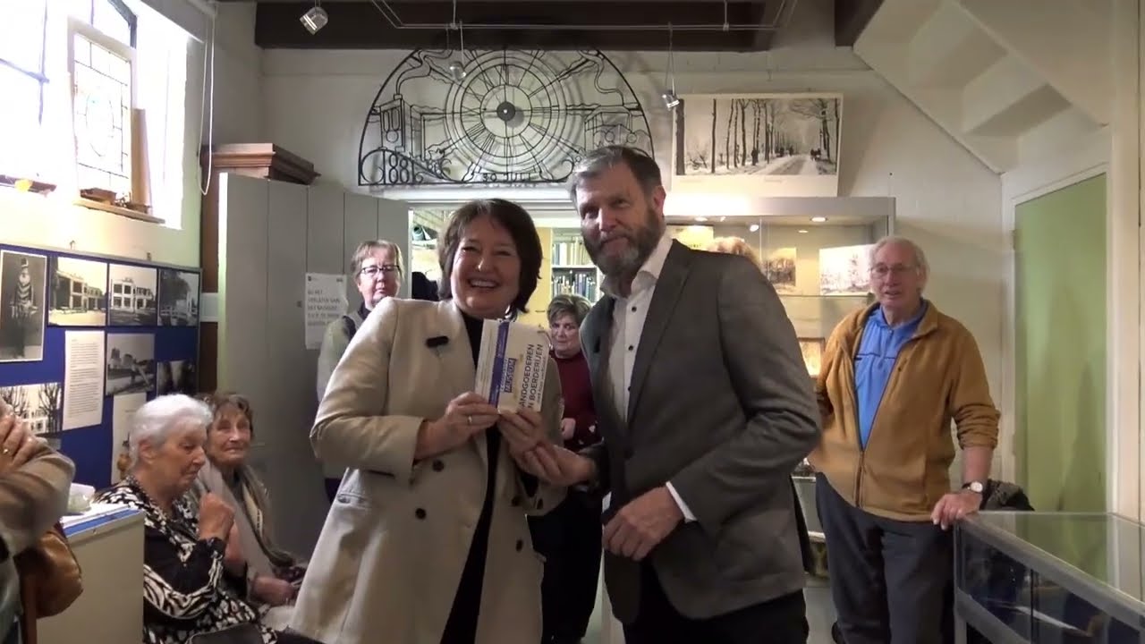 VIDEO: Opening expositie over landgoederen in Loosduins Museum