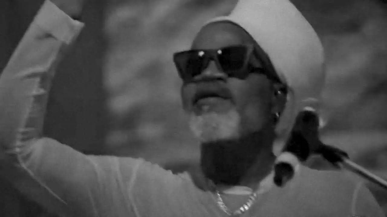 Carlinhos Brown - Muito Obrigado Axé (Clipe Umbalista)