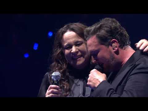 Tino Martin & Trijntje Oosterhuis – Door Weer En Wind (010/20) [Live in de Ziggo Dome 2023]