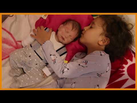 スライドショー。実物そっくりの人形 (Slideshow: Life-like dolls)