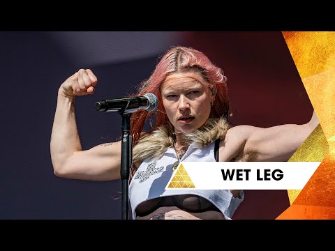 Wet Leg - davina mccall (Glastonbury 2025)