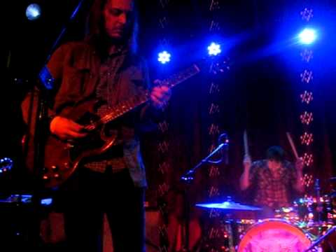 The Greenhornes - Pattern Skies - The Bell House Brooklyn - 04.08.11