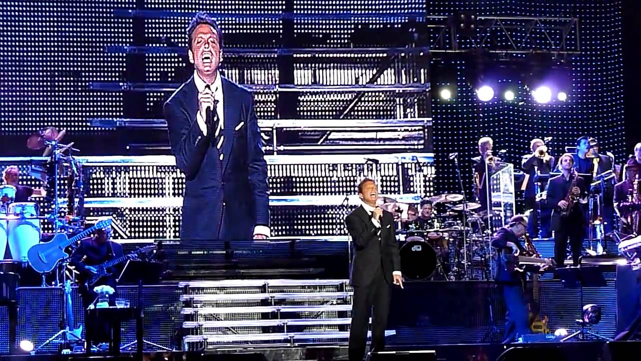 Luis Miguel - Medley Clásicos I (Velez 27-11-2010 HD 720p).m2ts