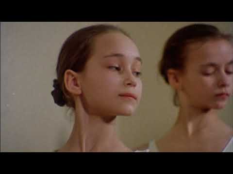 The Children of Theatre Street (1977)