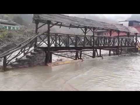 #09Nov desbordamiento de la quebrada el rincón en sector puente Alberto Carnevali.