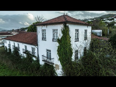, title : 'Abandoned Mansion in the Middle of a Portuguese City! - Everything Left Behind'