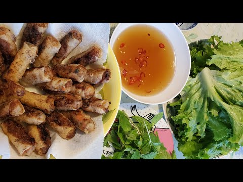 Rolling & frying spring rolls (aka "Vietnamese egg rolls")