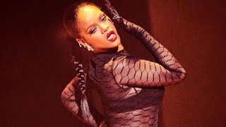 Rihanna &quot;Woo&quot; Dance Live | SAVAGE X FENTY SHOW