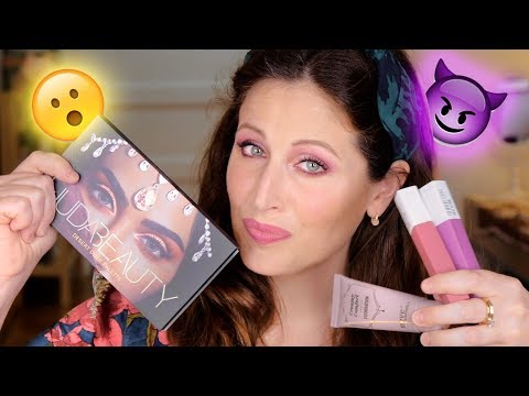 I cosmetici da pigmentary notano su una faccia Decolorazione di rimedi di gente della persona