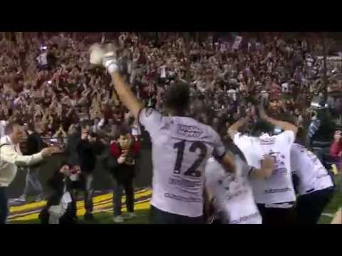 "Delirio Granate, Jugadores e Hinchas de Lanus cantando: Que te pasa Taladro..." Barra: La Barra 14 &bull; Club: Lanús &bull; País: Argentina