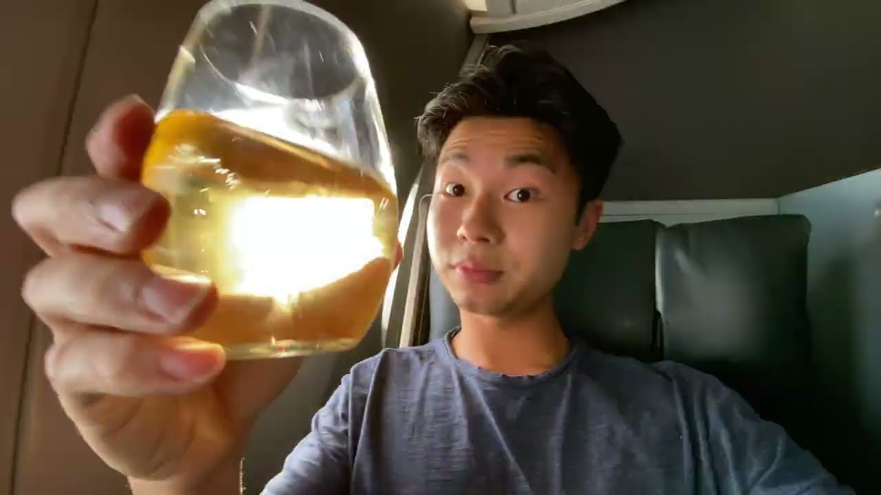 Japan Airlines JAL Diamond Premier Lounge thumbnail