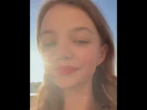 Periscope Young Girl Periscope Young Girl