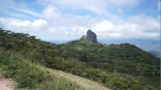 preview picture of video 'Chegando ao Mirante da Pedra do Baú-S.Bento do Sapucaí-SP'