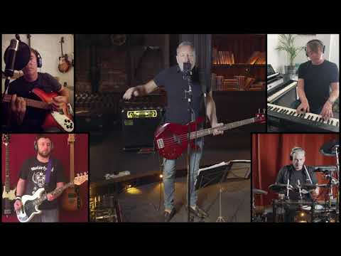 Peter Hook & The Light perform 'Dead Souls' - November 2020.