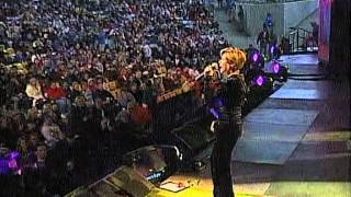 Martina McBride - Wild Angels (Live at Farm Aid 1998)