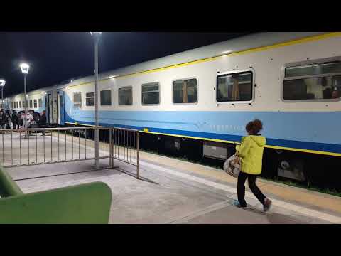 Arribo y Partida del Tren N°265 Tucumano en plena noche de "Estación La banda"(Sgo. del Estero).