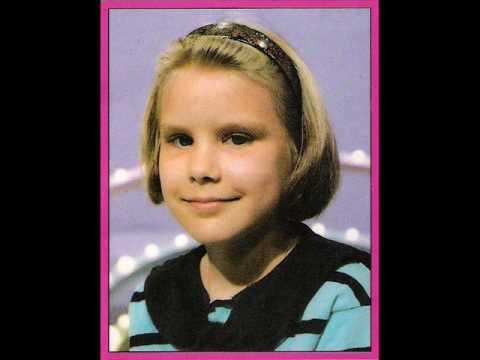 ELLA LAHTINEN - LAPSEN MAAILMA