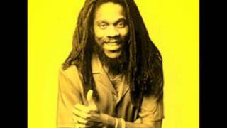 Dennis Brown - If I follow my hearth - Lips of Wine [LIVE audio]