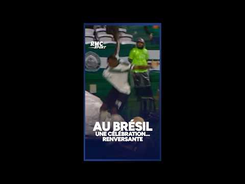 CHUTE INSOLITE au Brésil, pour un but finalement refusé