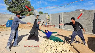 Download lagu From Love to Hate: Husband's Anger at Second Wife's Attacks on First Wife Family Tension mp3