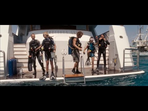 The group goes scuba diving (Fool's Gold)