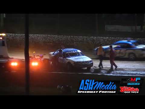 Production Sedans: Aaron Hall Crash - Maryborough Speedway