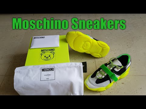 download lagu mp3 mp4 Moschino Shoes, download lagu Moschino Shoes gratis, unduh video klip Moschino Shoes