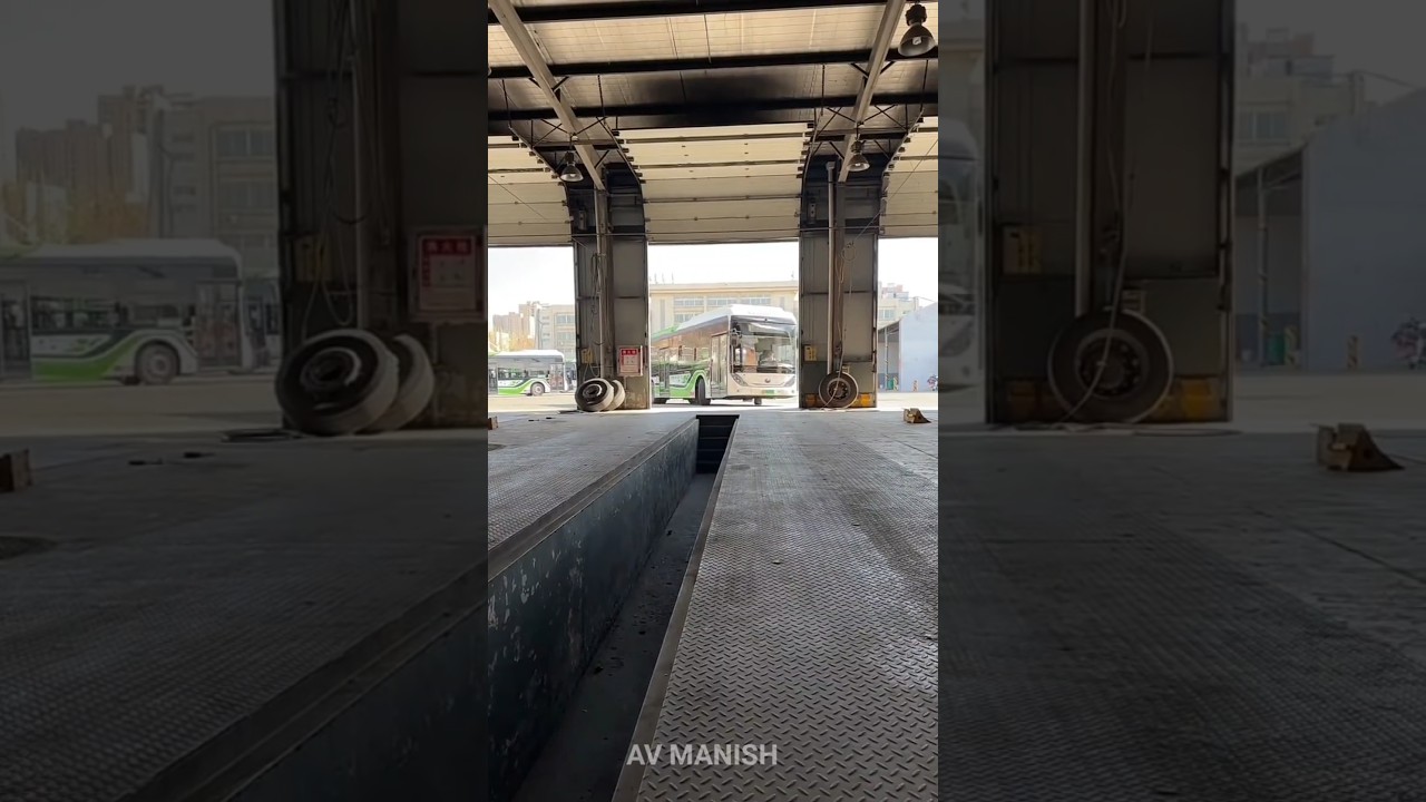 Babli got the bus stuck in a ditch🤯😲~mini wood toy- woodworking art skill/wood hand #shorts #facts