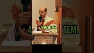 Por quê eu me ajoelho na frente de uma imagem? #padrepauloricardo #igrejacatólica #santos #idolatría