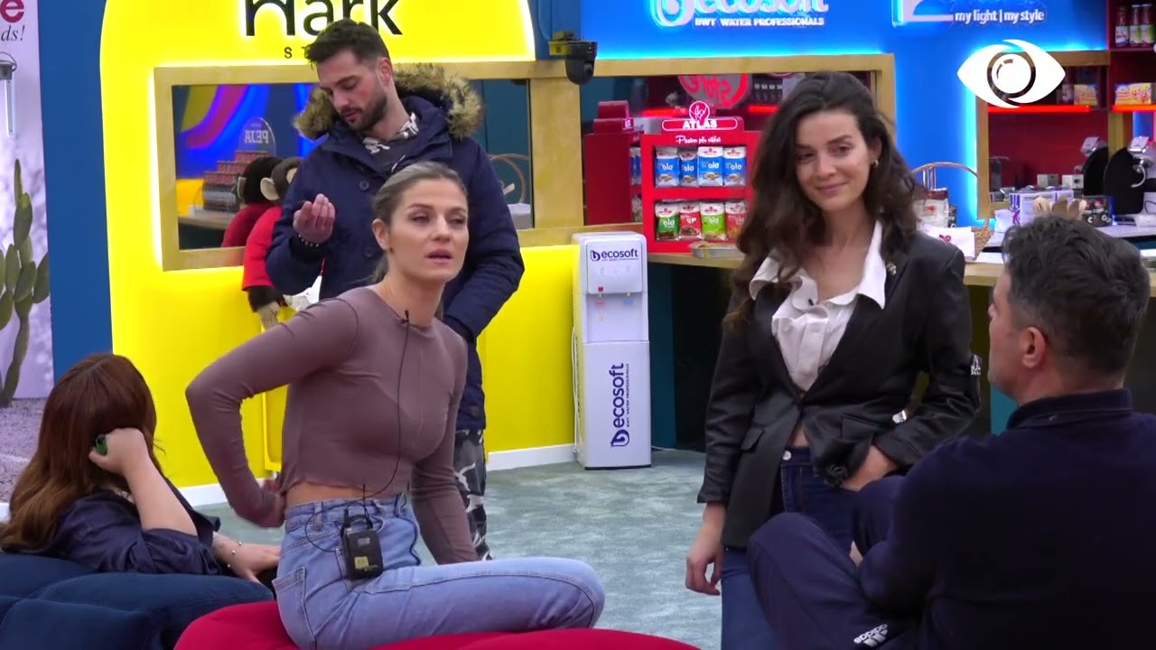 Mbrëmje me muzikë/ Nita dhe Maestro këndojnë