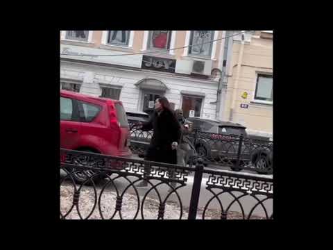 Трахнули толпой в машине