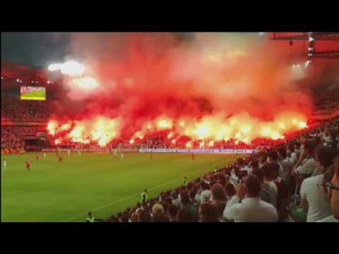 Football PYRO PARTY - 2017 - Legia Warschau - ULTRA Fans having some FUN