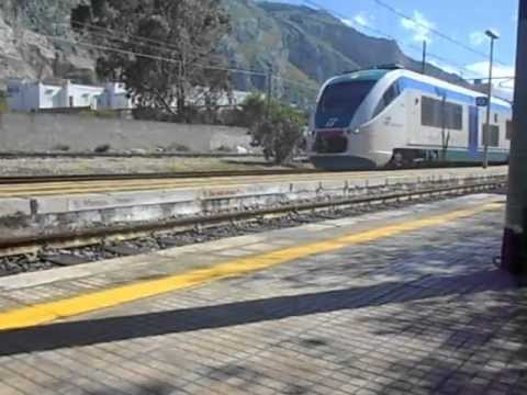 Transito veloce al binario 2 di Isola delle femmine di un Minuetto