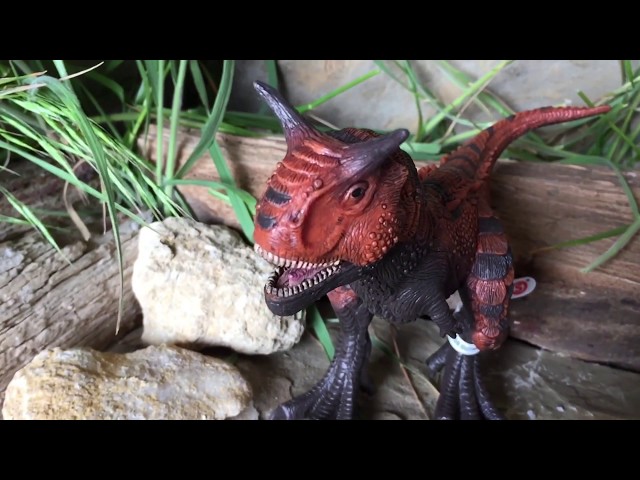 Vídeo relacionado con schleich DINOSAURS | Carnotaurus 14586 | dinosaurio detallado con mandíbula móvil | fantástico regalo para niñas y niños | juguete de dinosaurio schleich a partir de 3 años | 21 x 8 x 13 cm