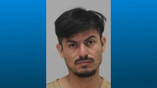Download lagu WFAA learns name of suspect in shooting of Dallas ISD Officer mp3 Download lagu WFAA learns name of suspect in shooting of Dallas ISD Officer mp3