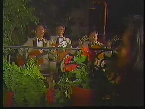 TRIO LOS SANTOS (MUCHACHA BONITA)