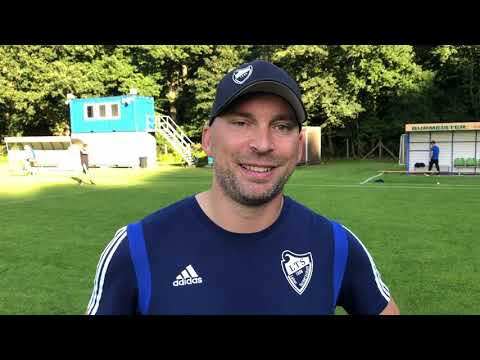 Interviews und Feier zum Derby-Sieg