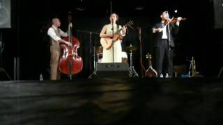 Christabel & The Jons - Closer to You (live in Salisbury)