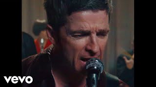 Kadr z teledysku Black Star Dancing tekst piosenki Noel Gallagher