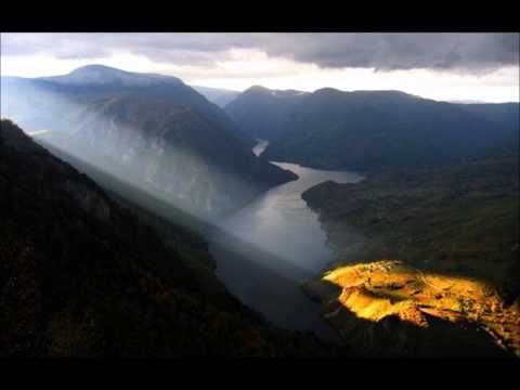 Selo Gori A Baba Se Ceslja-Instrumental