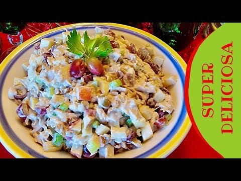 ENSALADA DE POLLO CON UVAS MANZANA Y PIÑA